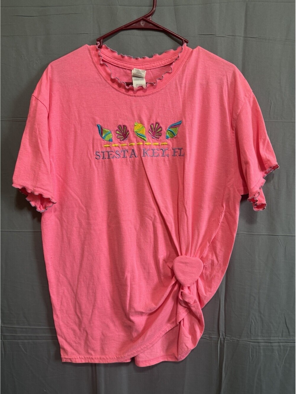 Siesta Key FL Women’s Large Pink Embroidered Seashell T Shirt Coastal